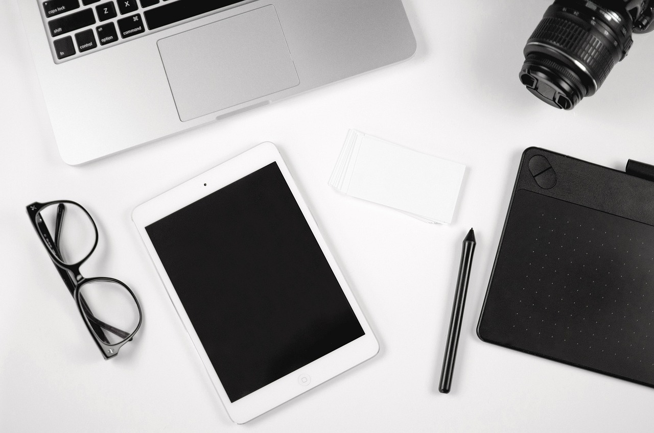How to Design a Business Card for UAE Professionals?
